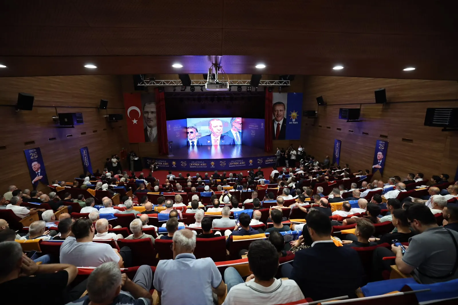 AK Parti Sakarya’da 25. Yılını Kutladı