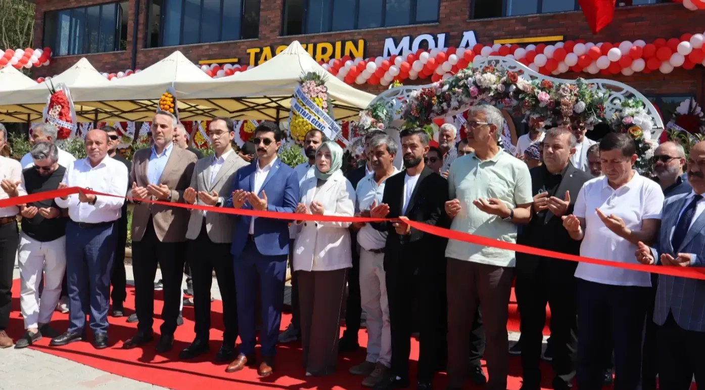 Ferizli-Karasu yolunda yeni lezzet durağı: Taşfırın Mola kapılarını açtı