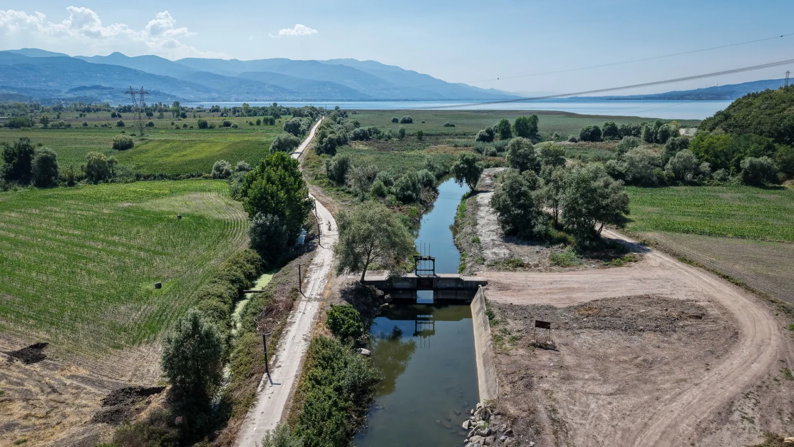 Mollaköy’den Sapanca Gölüne iletim sağlayan su koridoru temizlendi