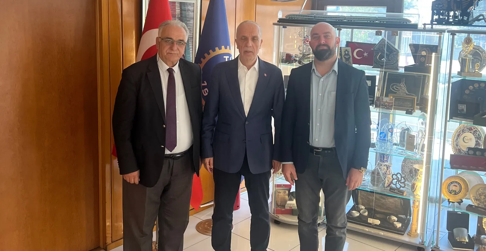 Enyakin.com’dan TÜRK-İŞ Genel Başkanı Ergün Atalay’a Ziyaret