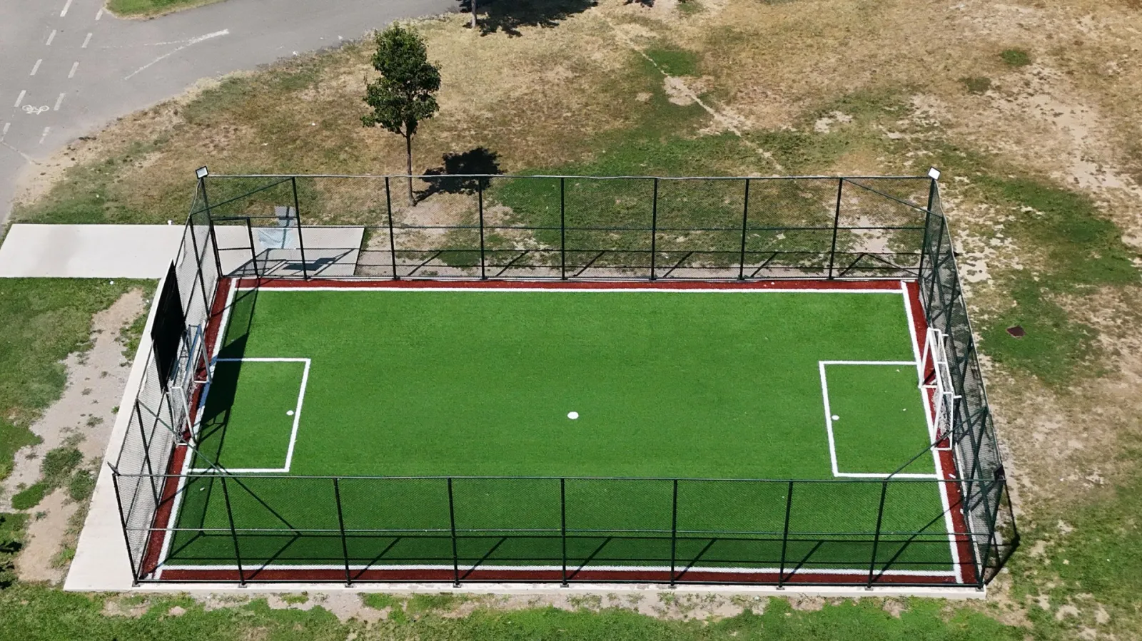 Büyükşehir’den mahallelere mini saha hamlesi