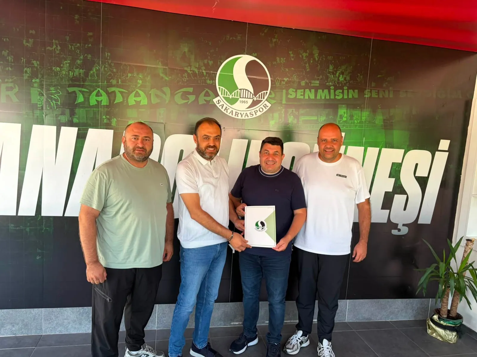 1 Milyon Sakaryaspor Taraftarına Özel Sigorta Projesinde İlk Poliçeler Kesildi