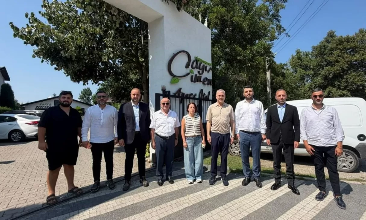 Akgün Altuğ “kendi komitem” dedi, Sapanca’da sahaya indi