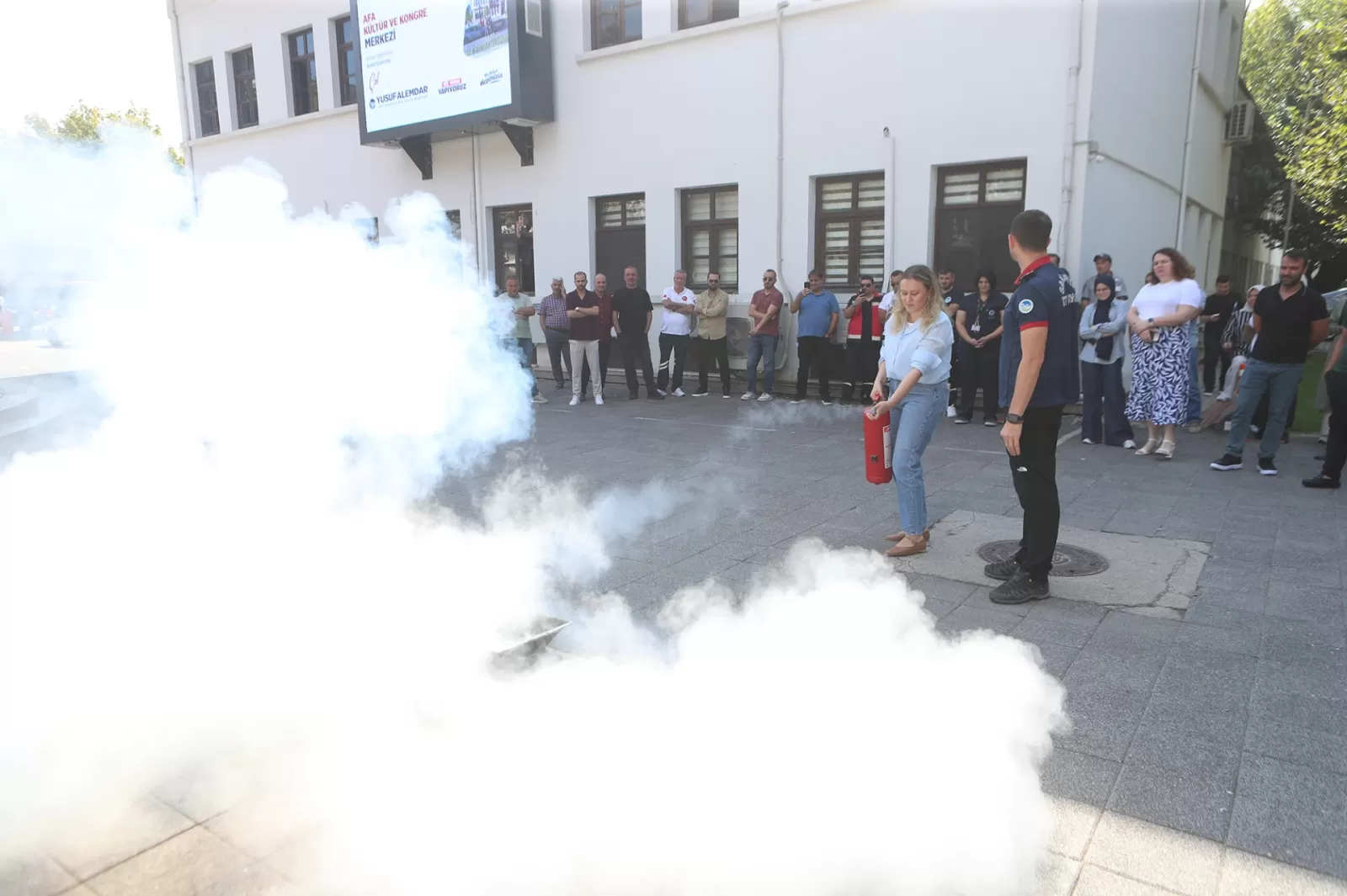 Büyükşehir çalışanlarına yangına karşı uygulamalı eğitim